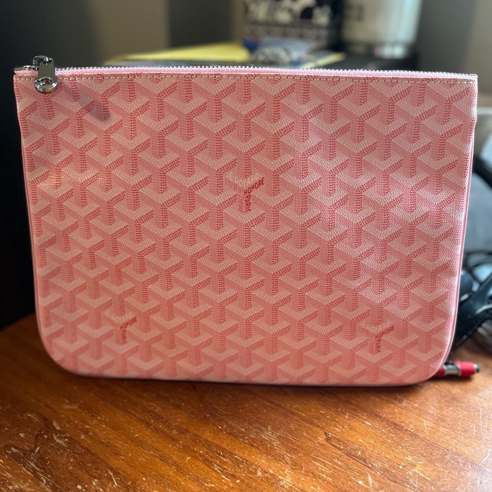 Elegant Pink Clutch with Signature Pattern - Picture 2 of 5